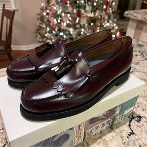 Brand New— Bass Men’s Leather Tassel Weejuns Loafers Size 9.5 Burgundy Wine